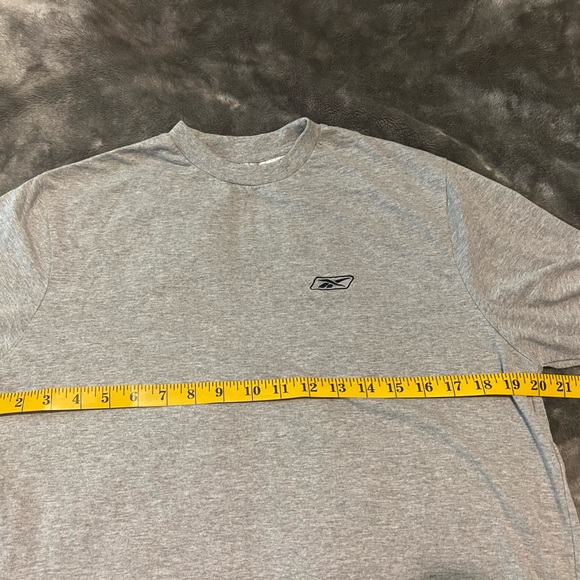 Reebok Tshirt - Picture 5 of 6